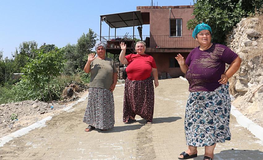 Engelli kız kardeşlerin bozuk yolu, kilit parke ile kaplandı