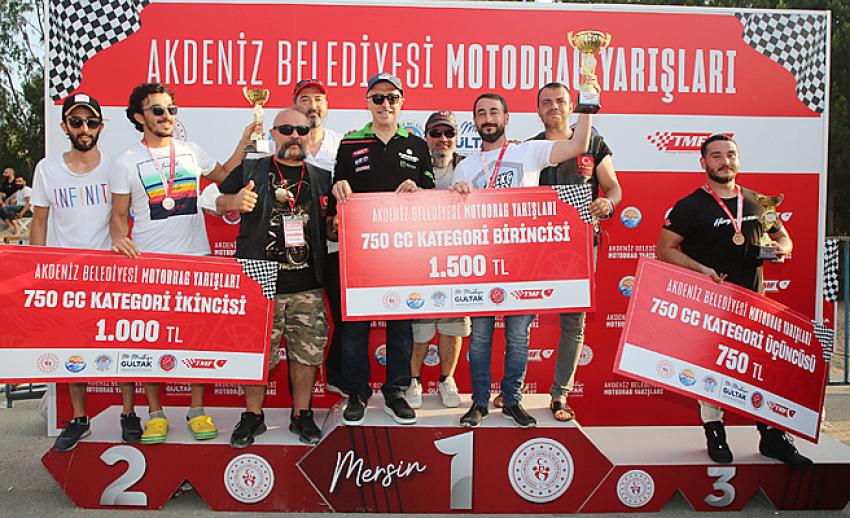 Motodrag Yarışları Mersin’e renk kattı