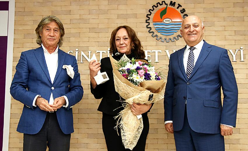 Mersin Kenti Edebiyat Ödülü Eleştirmen Yazar Nurdan Gürbilek’in